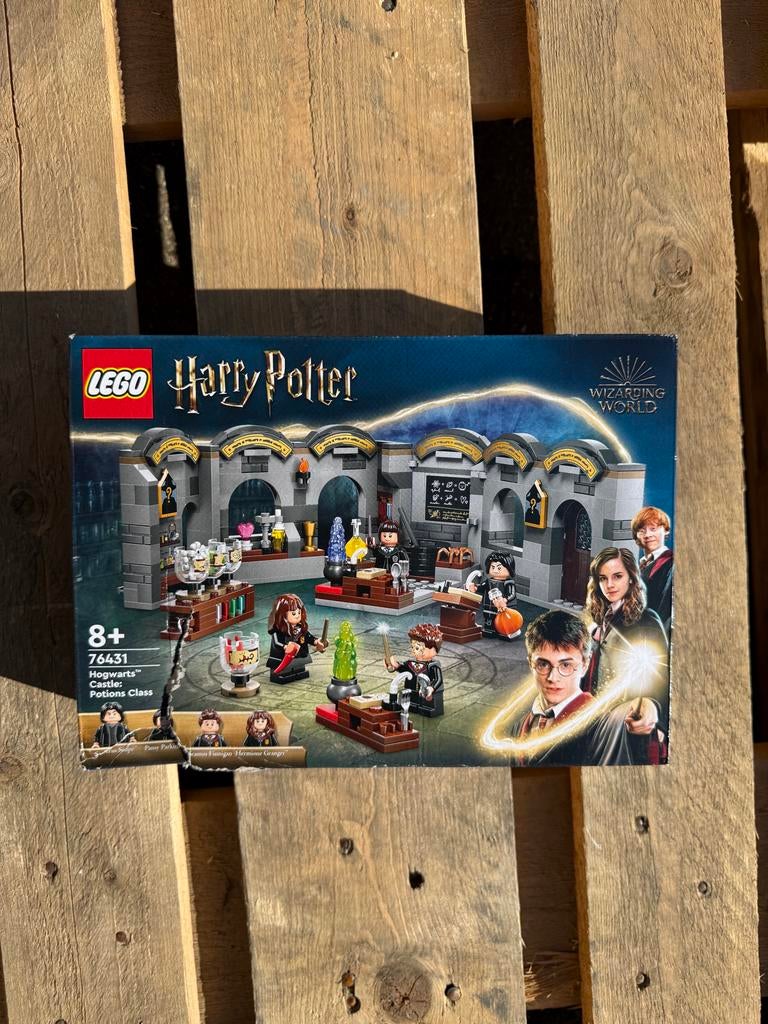 LEGO Harry Potter Zweinstein: Toverdrankenles 76431 NIEUW, Overige merken, Ophalen of Verzenden, Aastvej 1, 7190 Billund, Denmark