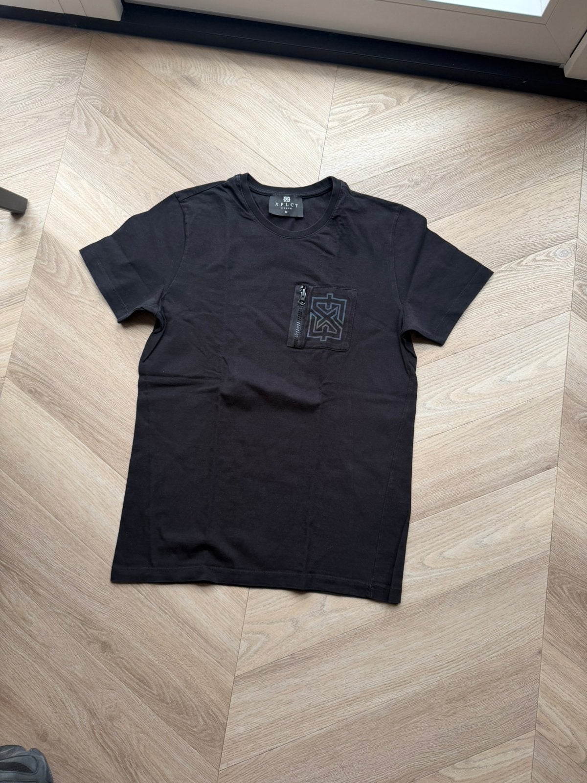 XPLCT studios t-shirt, Ophalen of Verzenden, Zo goed als nieuw, Maat 48/50 (M), Zwart
