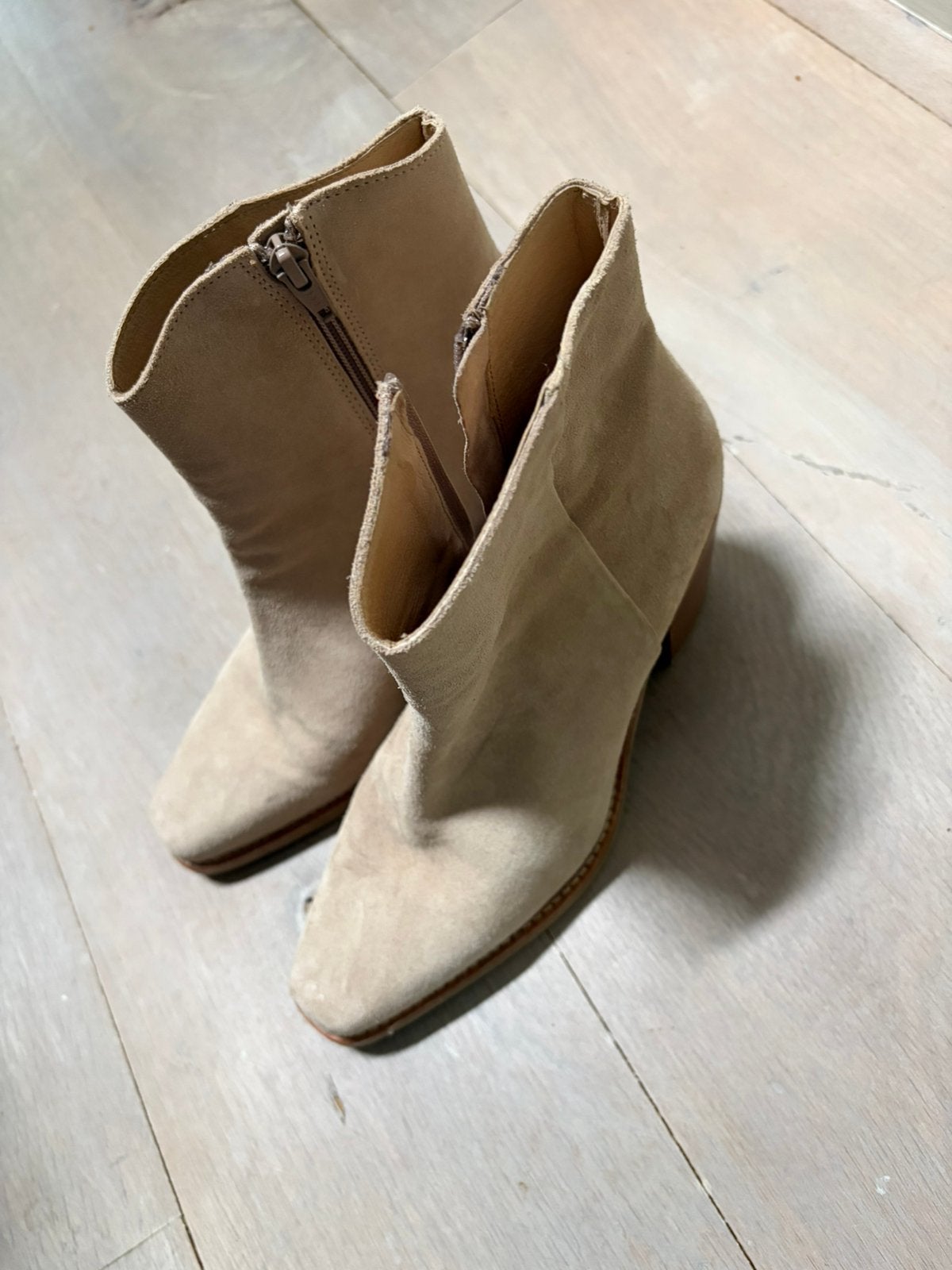 Via Vai enkellaarsjes maat 39, Kleding | Dames, Schoenen, Ophalen of Verzenden, Zo goed als nieuw, Beige