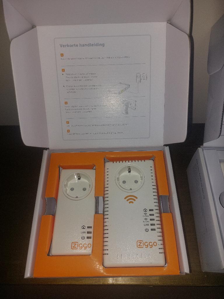 Ziggo Wifi Boosters + extra booster, Computers en Software, WiFi-versterkers, Zo goed als nieuw, Ophalen of Verzenden