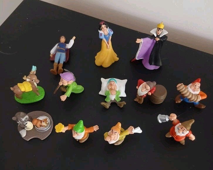 Disney Sneeuwwitje en de Zeven Dwergen AH figuren (2009), Verzamelen, Ophalen of Verzenden, Sneeuwwitje of Doornroosje, Beeldje of Figuurtje