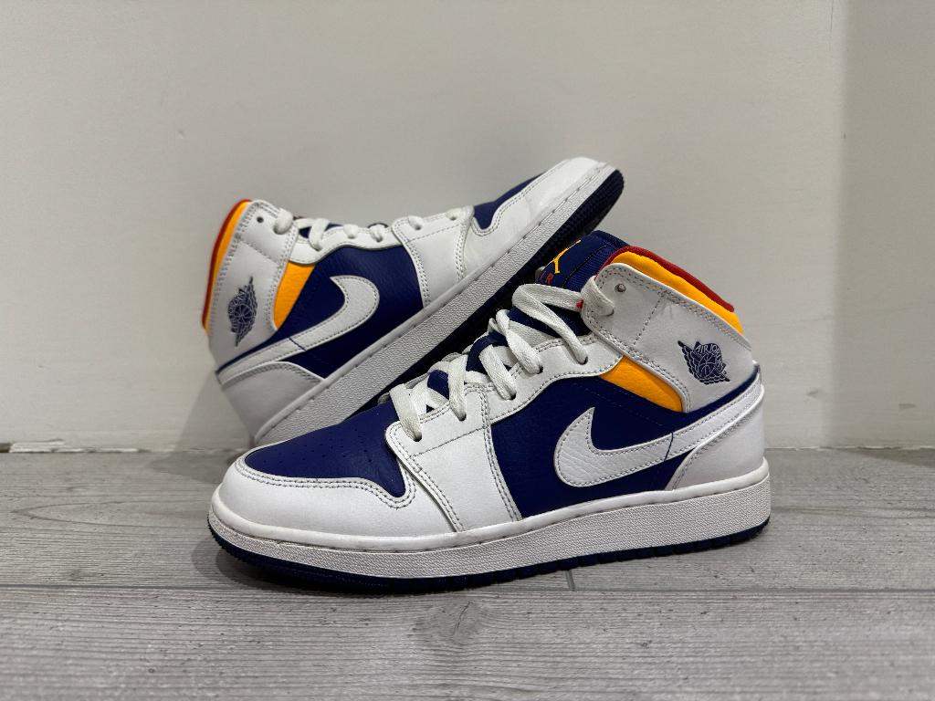 Nike Air Jordan 1 Mid Royal Blue Laser Orange size EU 38, Ophalen of Verzenden, Zo goed als nieuw, Blauw, Sneakers of Gympen