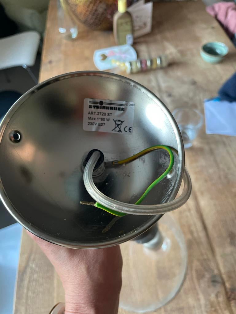 Mooie strakke hanglamp met glazen kap, Ophalen, Zo goed als nieuw, Glas, 50 tot 75 cm