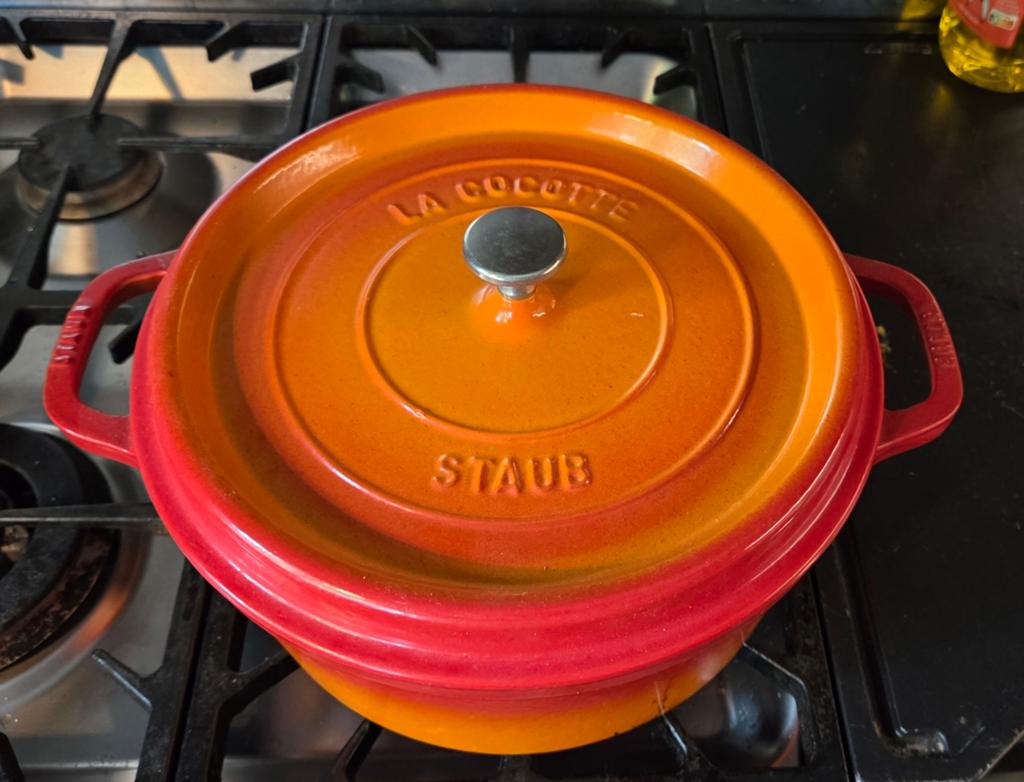 Staub Gietijzeren Braadpan - Cocotte- 28 cm, Ophalen of Verzenden, Gebruikt, Gietijzer, Koekenpan of Braadpan