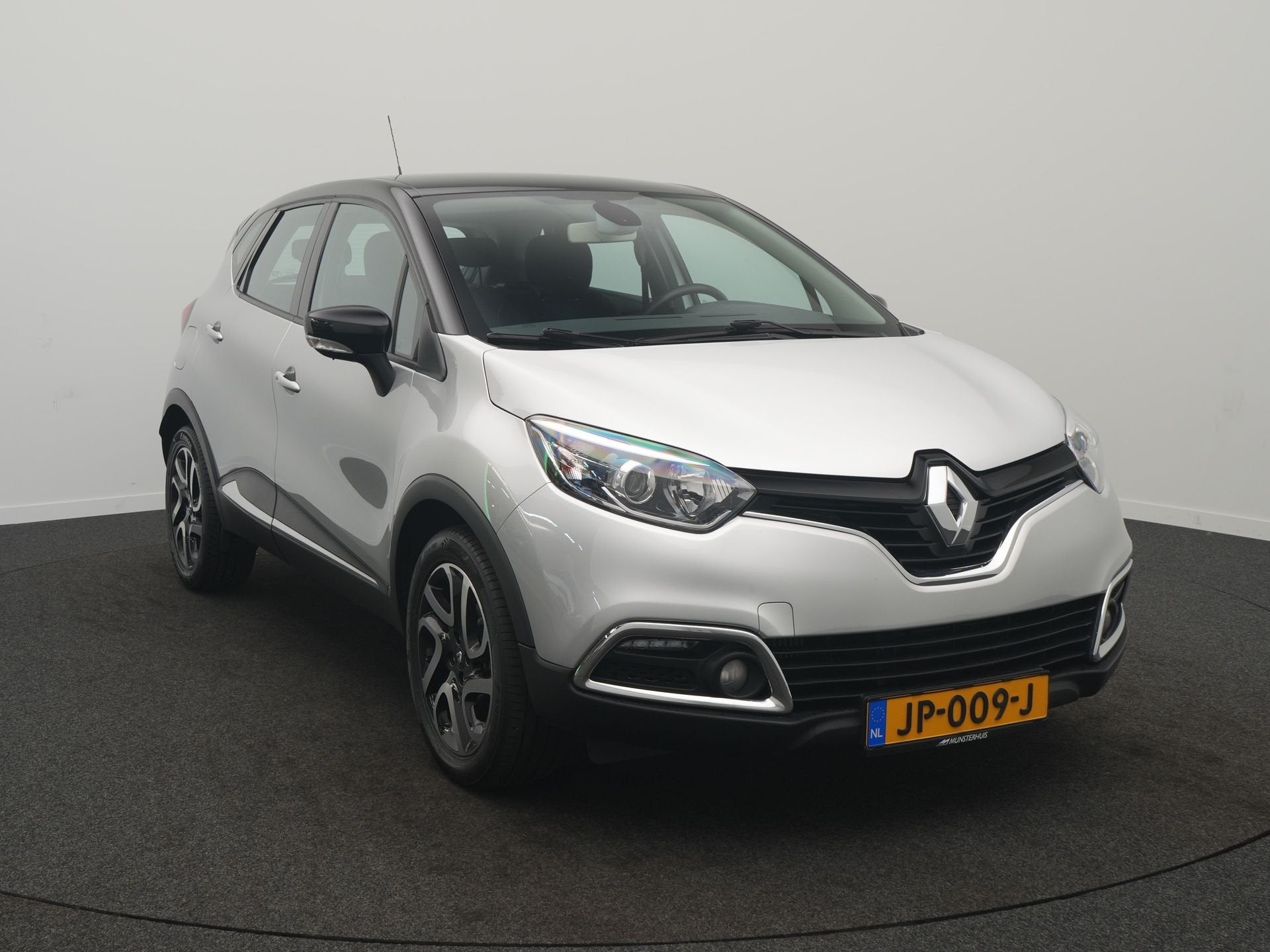 Renault Captur TCe 90 Dynamique - RIJKLAARPRIJS - 17 inch ve, Voorwielaandrijving, Gebruikt, 49 €/maand, Handgeschakeld