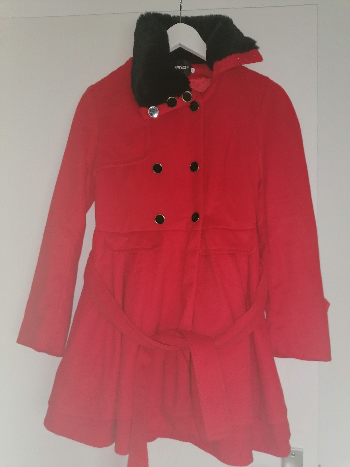 Nieuwe rode tussenjas met bontkraag, Kleding | Dames, Jassen | Winter, Nieuw, Ophalen of Verzenden, Onbekend, Maat 36 (S)