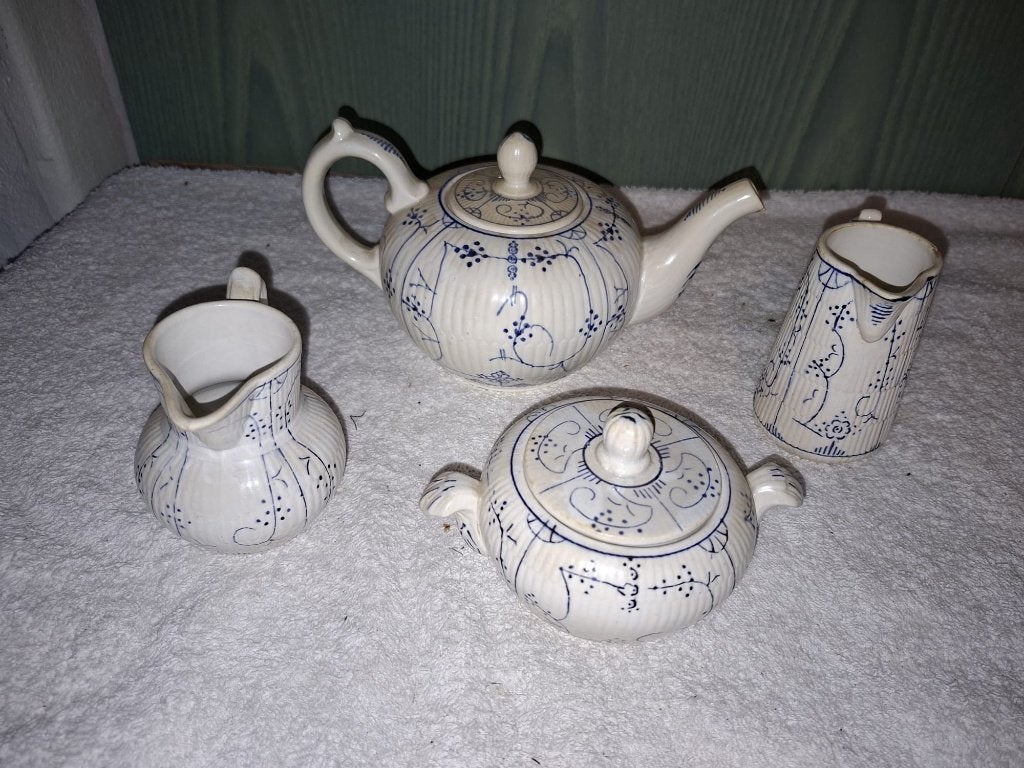 4 del. Theeservies Boch, begin 1900, Ophalen of Verzenden
