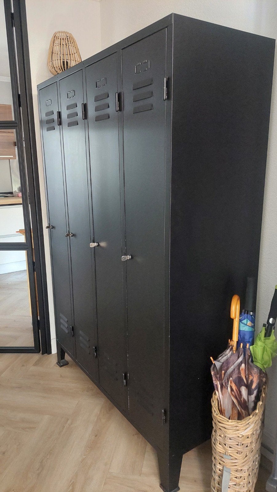 4 deurs industriele lockerkast, zwart, Huis en Inrichting, Kasten | Lockerkasten, Ophalen, Zo goed als nieuw