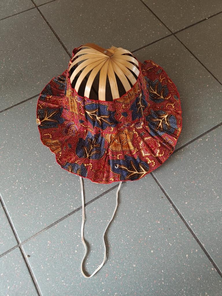 Opvouwbare bamboe hoed met batik stof, Ophalen, Hoed, One size fits all, Zo goed als nieuw
