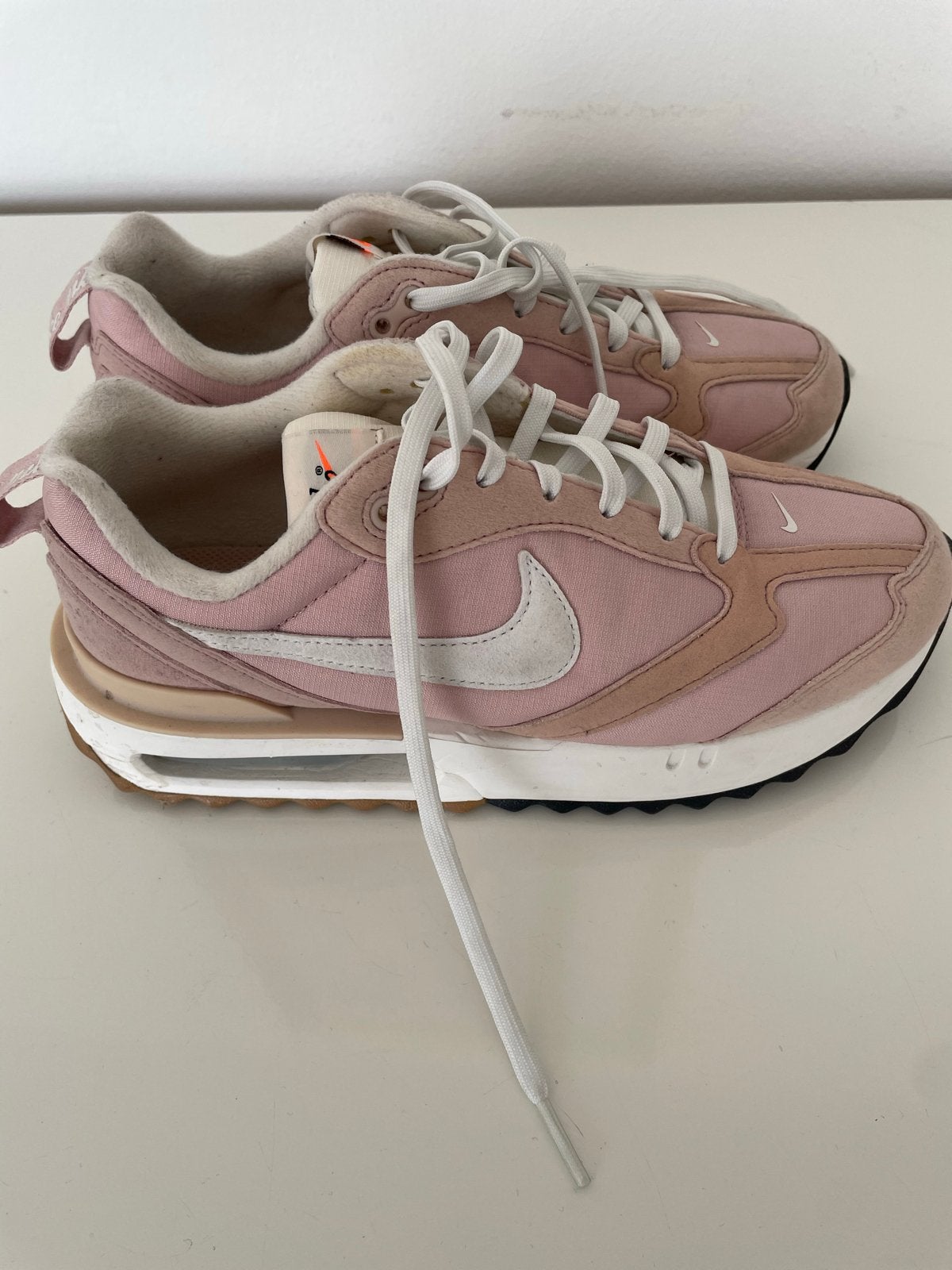 Roze Nike Sneakers - Comfortabel en Stijlvol, Ophalen, Sneakers of Gympen, Roze, Gedragen