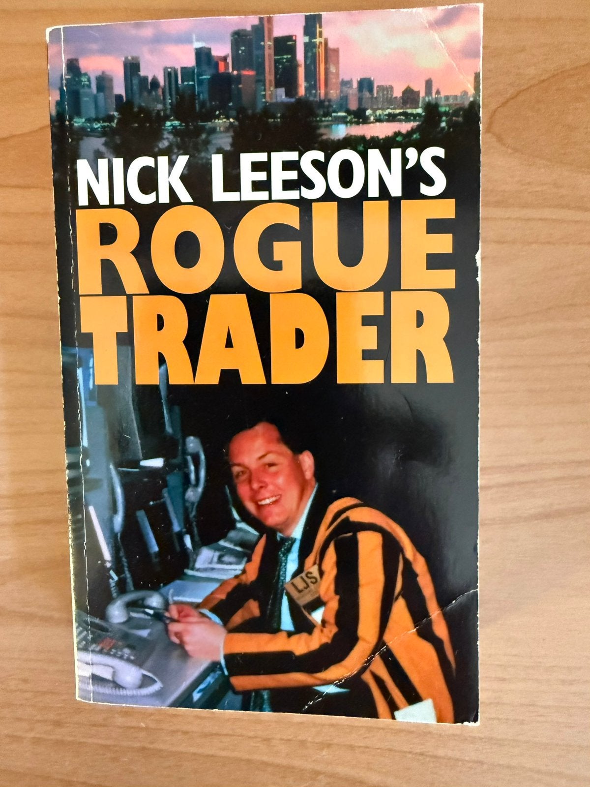 Boek Rogue Trader van Nick Leeson. Brought Down Barings Bank, Ophalen of Verzenden, Gelezen