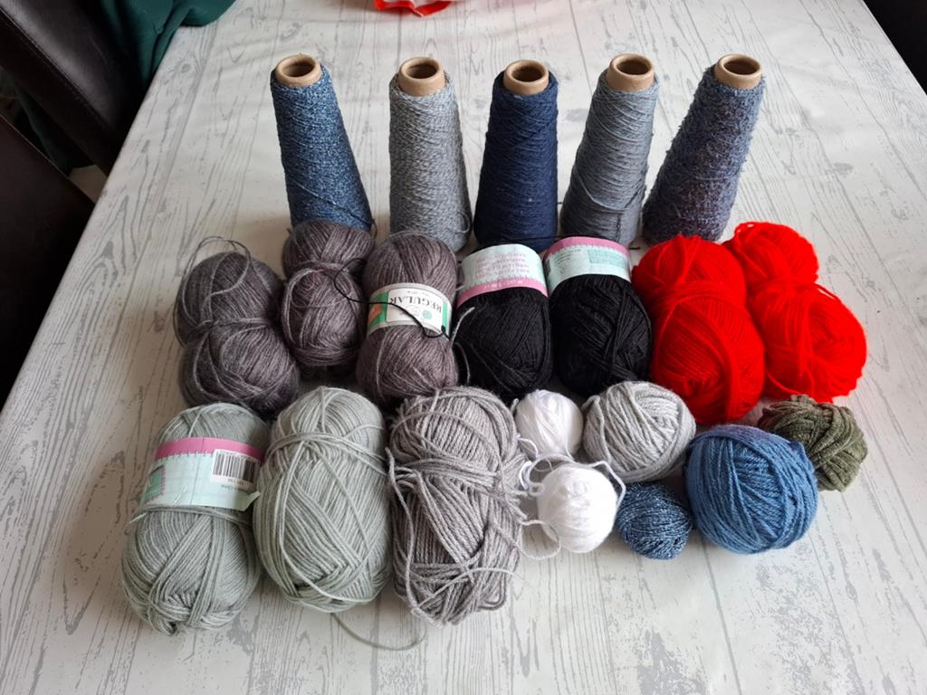 1 kg restjes garen, Ophalen of Verzenden, Gebruikt, Breien of Haken, Wol of Garen