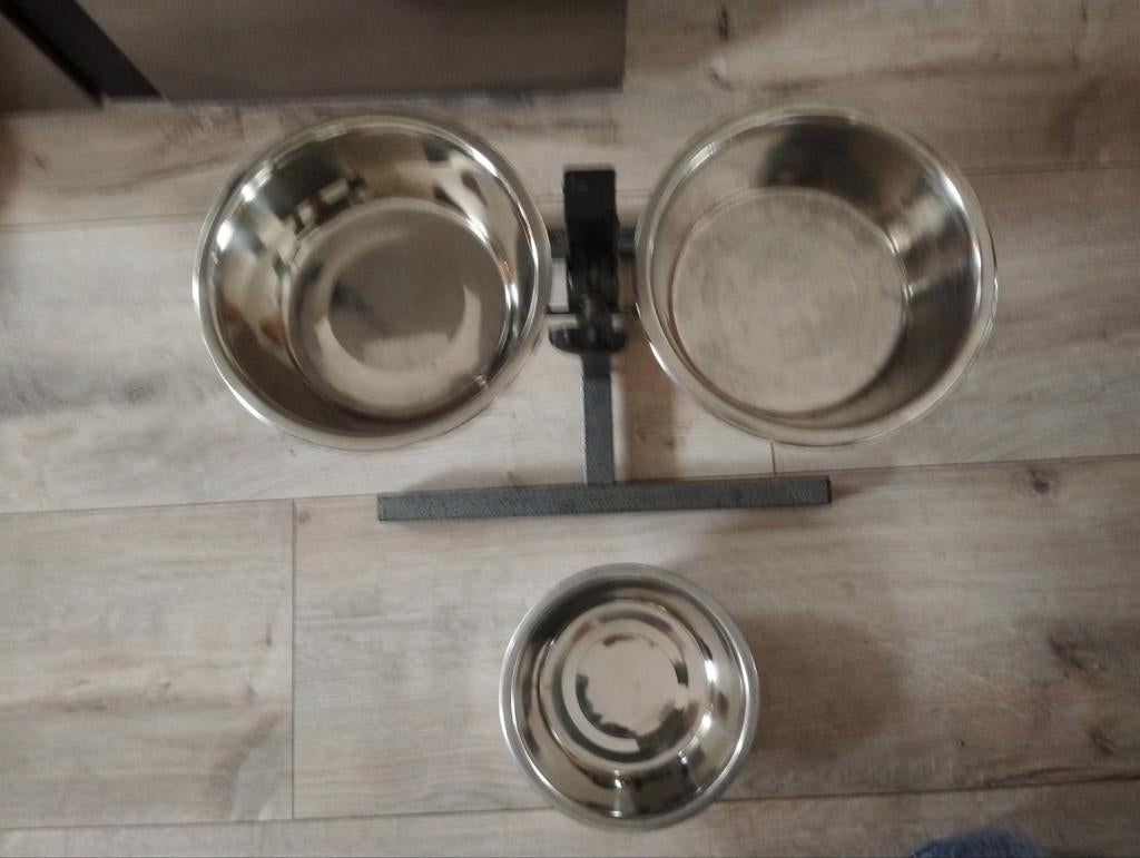 3 voerbakken, Ophalen, Verstelbaar