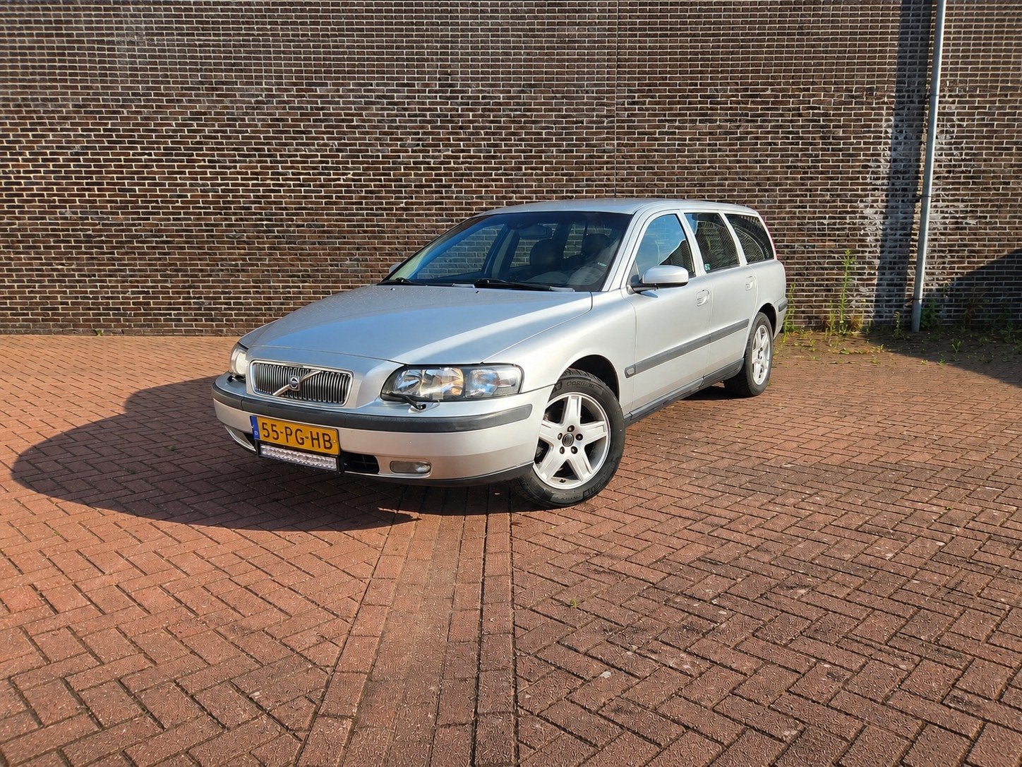 Volvo V70 2.4 140PK 2004 Grijs, Auto's, Volvo, Particulier, V70, Benzine, D, Stationwagon, Handgeschakeld, Origineel Nederlands