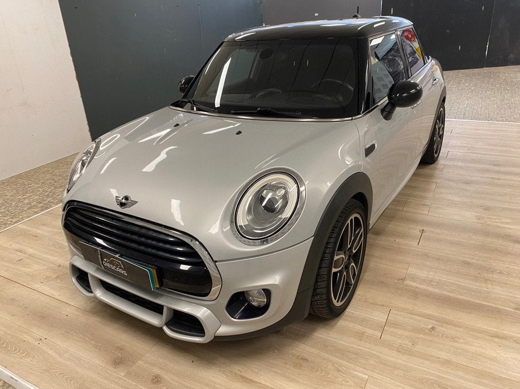 Mini 5-Deurs 1.5 Cooper Chili JCW head up sportstoelen navi