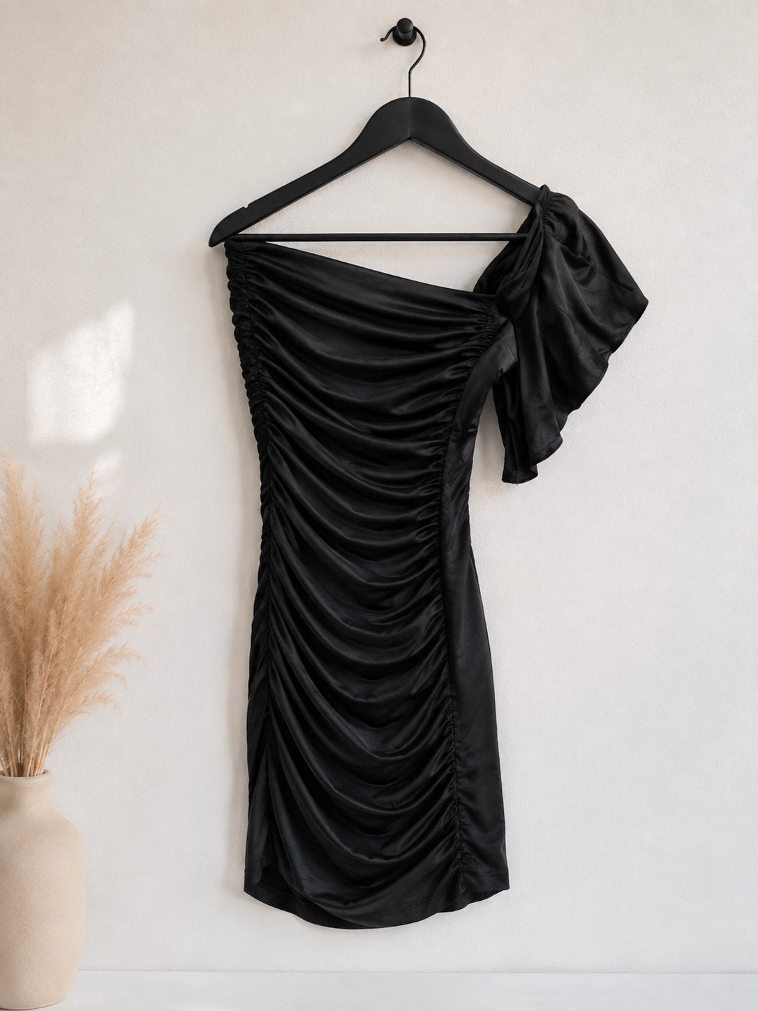 Zwart one shoulder jurkje nooit gedragen, Kleding | Dames, Jurken, Zwart, Nieuw, Ophalen of Verzenden, Maat 36 (S)