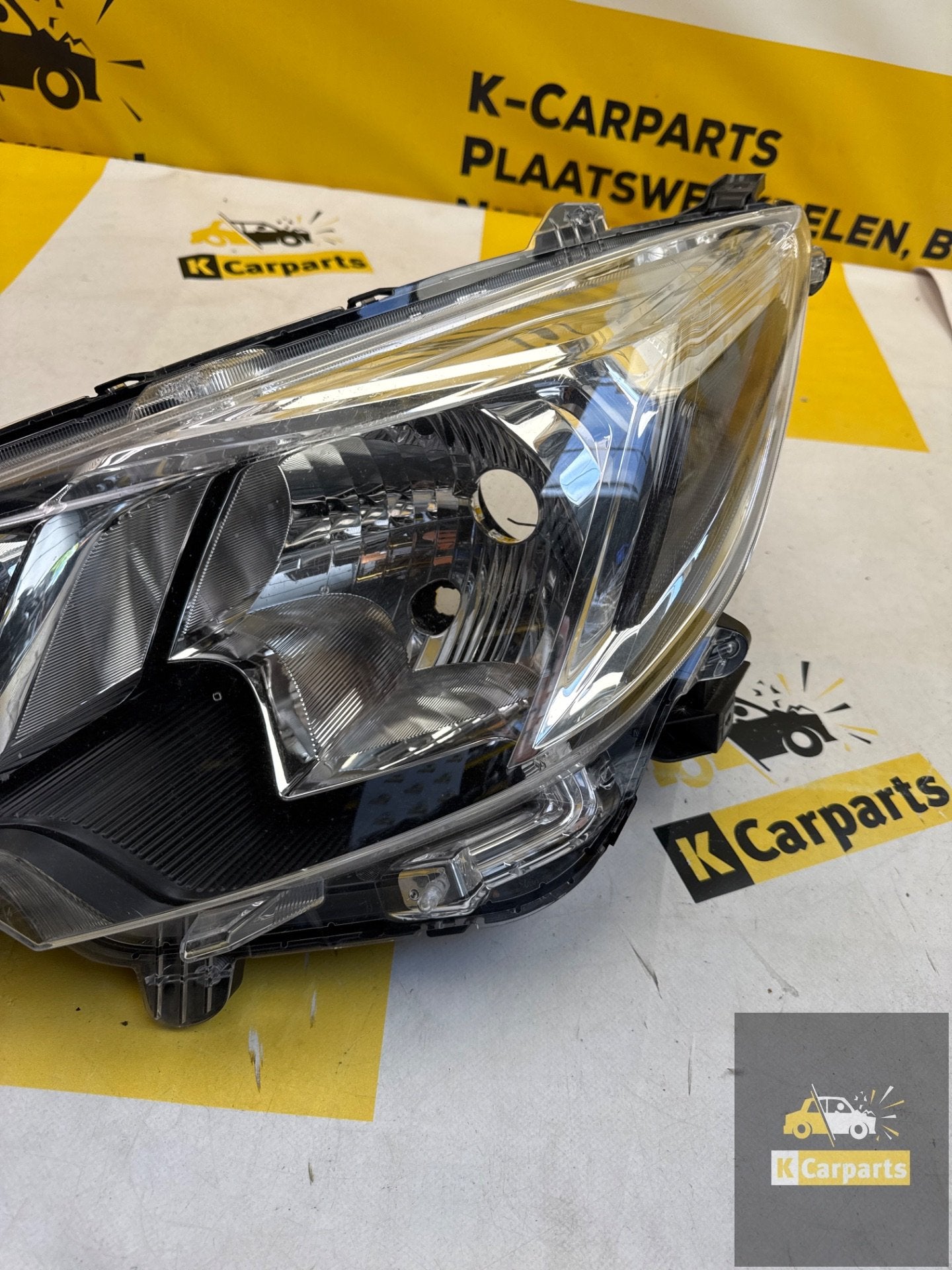 Mitsubishi Space Star II Lift linker koplamp 8301D445 lamp, Info@mitsubishi-motors.com, Gebruikt, Mitsubishi Motors Corporation