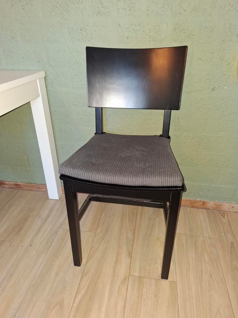 4x IKEA eetkamerstoelen met kussentje, Ophalen, Gebruikt, Vier