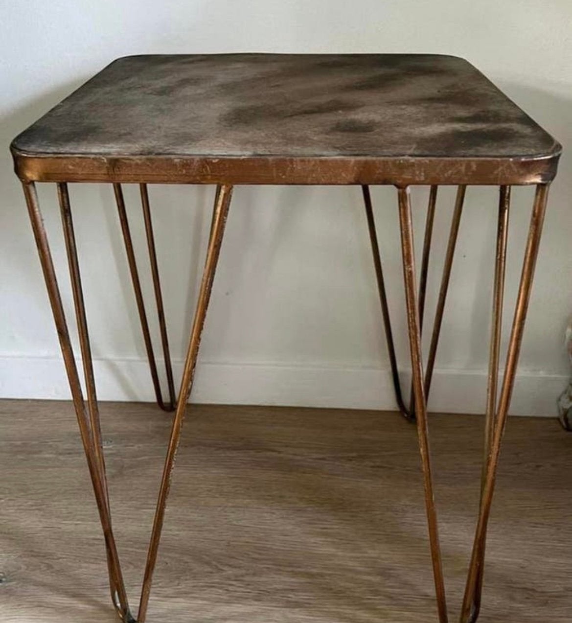 Goud/brons tafeltje, Huis en Inrichting, Tafels | Sidetables, Ophalen, Zo goed als nieuw, 25 tot 50 cm, Vierkant