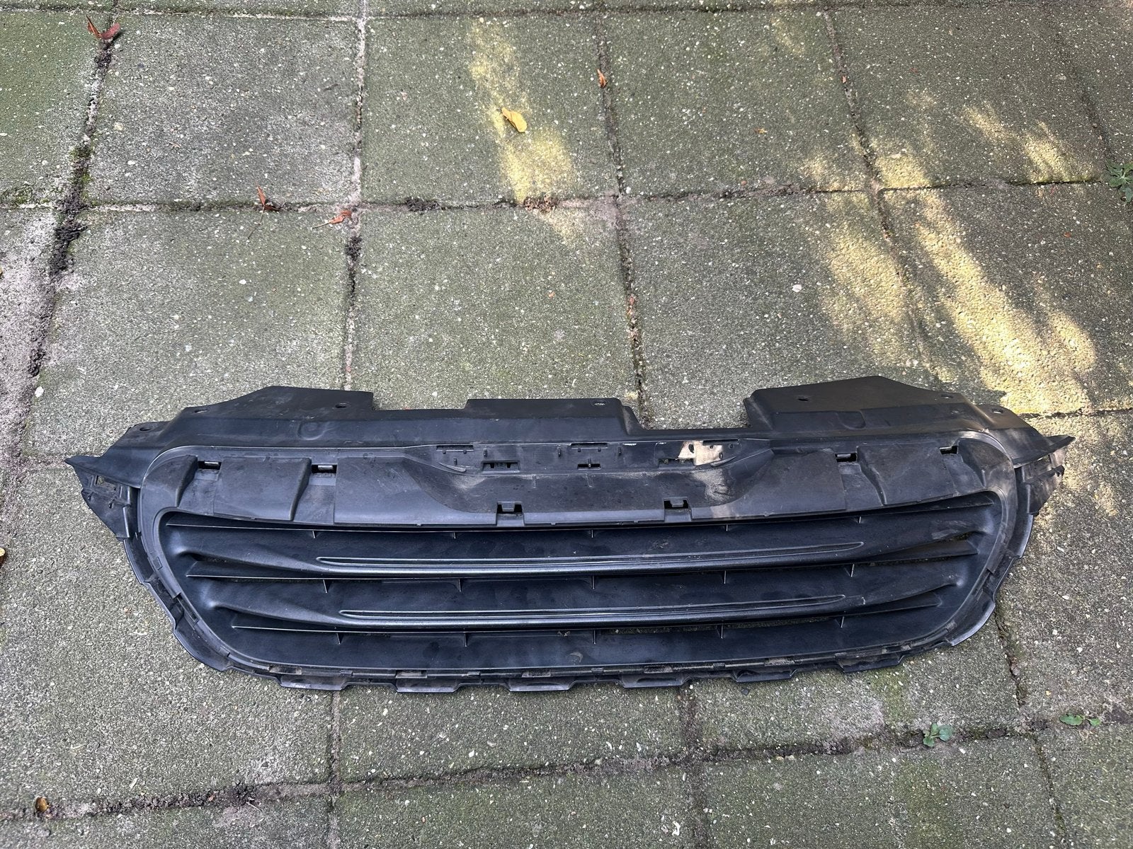 Peugeot 108 Bumper Grill - Voorbumper Rooster, Gebruikt, Voor, Ophalen of Verzenden, Bumper