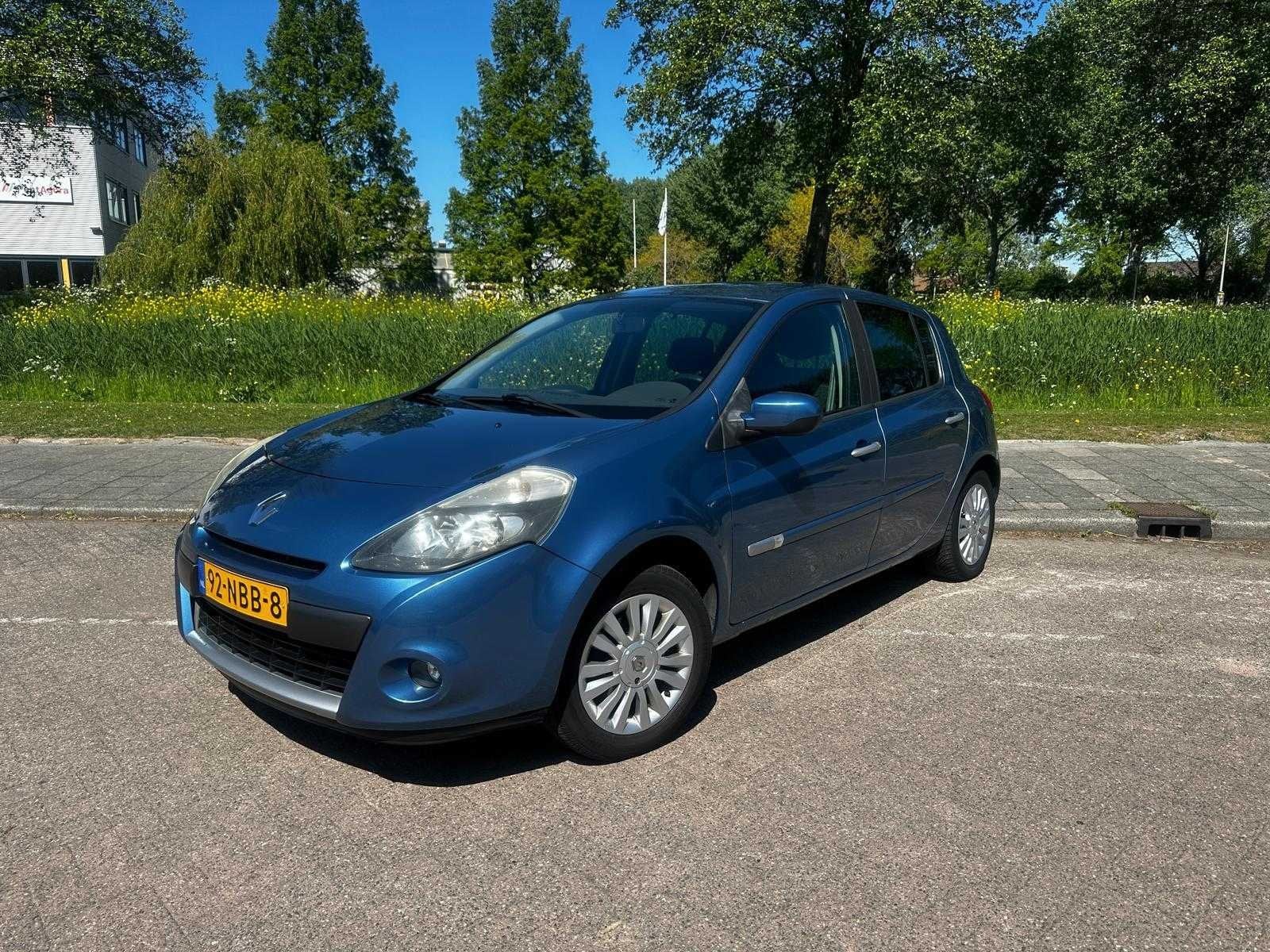Renault Clio 1.2 Collection *, 92-NBB-8, Gebruikt, 49 €/maand, Bedrijf, Euro 4