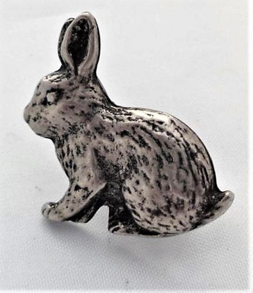 Verzilverde tinnen steekbroche Konijn (A R Brown) (7249), Ophalen, Nieuw, Zilver, Overige materialen