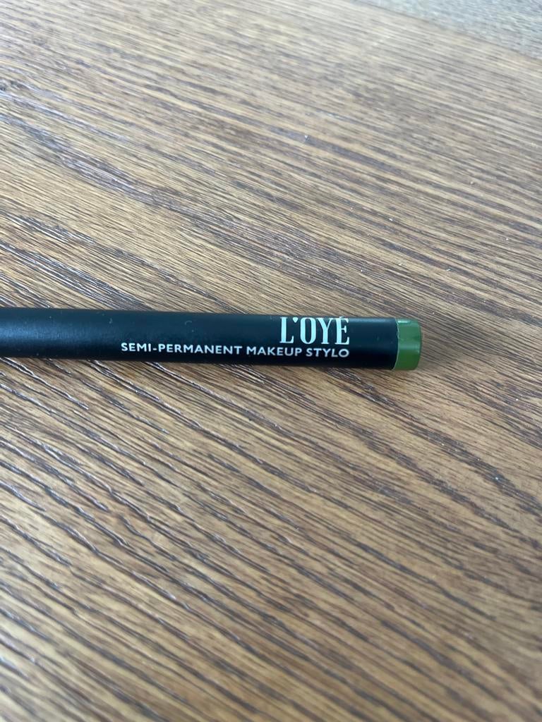 L'Oyé Semi-Permanente Make-up Stylo Olijfgroen 21, Ogen, Nieuw, Ophalen of Verzenden, Make-up