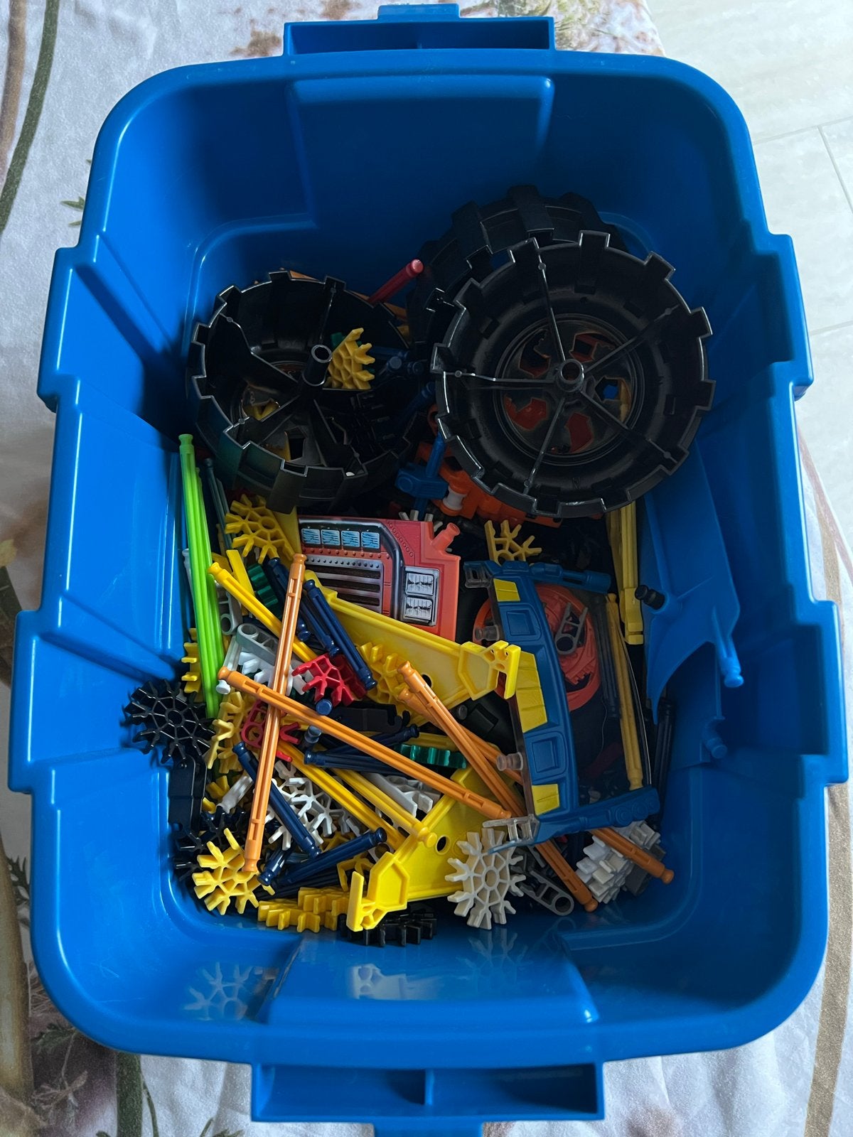 K'nex bak met voorbeelden en instructieboekjes, Kinderen en Baby's, Speelgoed | Bouwstenen, Ophalen of Verzenden, Gebruikt, K'nex