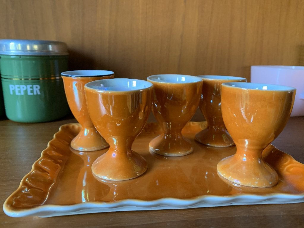 Vintage oranje porseleinen plateau met vijf eierdopjes, Overige typen, Ophalen of Verzenden, Zo goed als nieuw, Overige stijlen