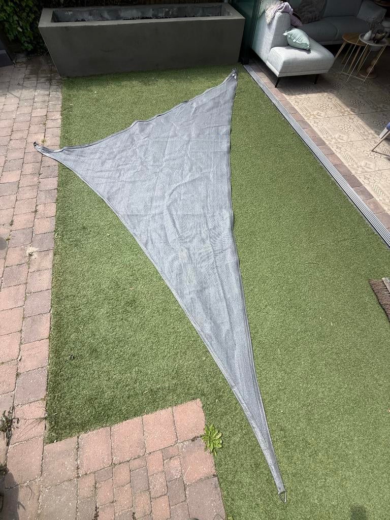 Nesling Schaduwdoek Driehoek Grijs - 100% Polyethyleen, Ophalen, Zo goed als nieuw