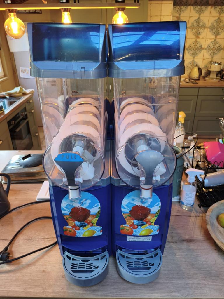 Z.g.a.n. Slush puppy van Cabspa model New Baby 2 2x6 liter, Ophalen, Zo goed als nieuw