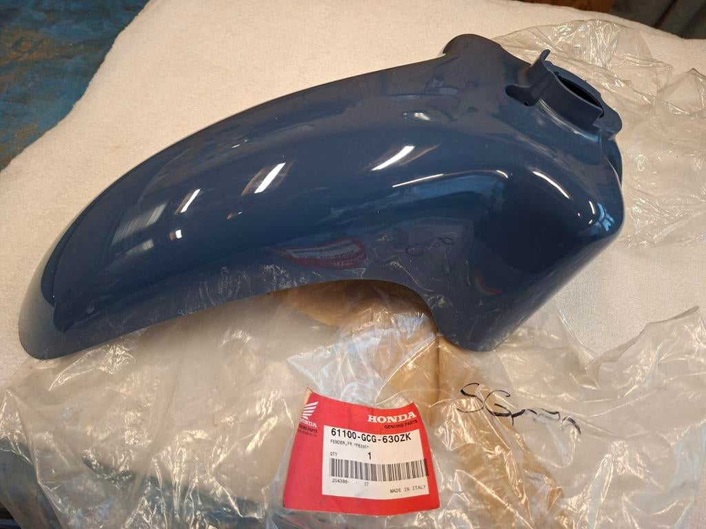 Voorspatbord origineel Honda SGX 50 Sky PB825, Ophalen of Verzenden, Nieuw, Kap, Honda