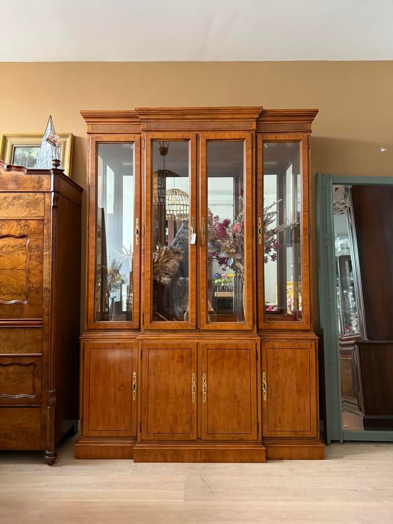 Degelijke houten buffetkast – vitrinekast met opbergruimte, Ophalen, 200 cm of meer, Vlierboomstraat 579 den haag, Wouwww by Janou