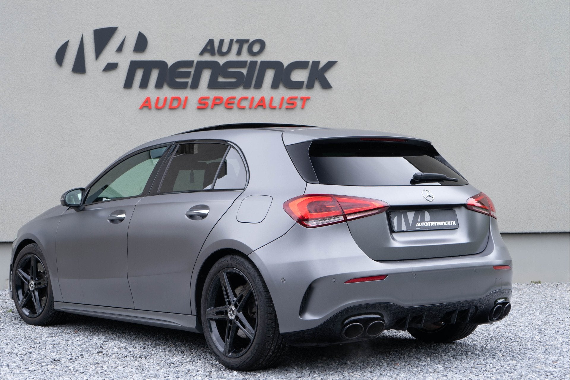 Mercedes-Benz A-Klasse 250 Premium Plus AMG-Line / Virtual C, Gebruikt, 4 cilinders, Leder, 1600 kg