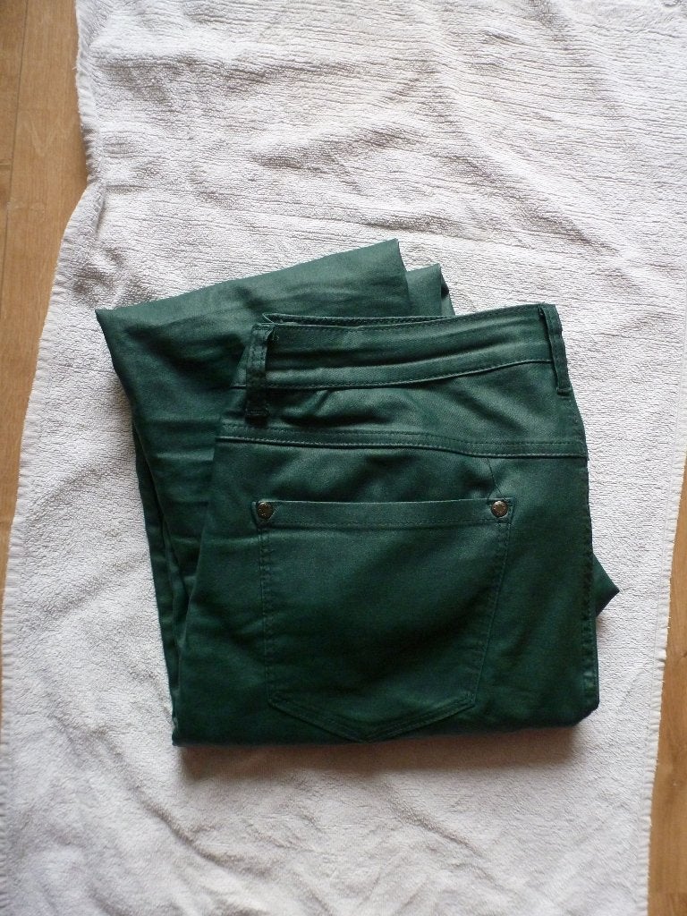 norah IMITATIE LEER BROEK groen 44 -GRATIS zend, Verzenden, Maat 42/44 (L), Zo goed als nieuw, Lang