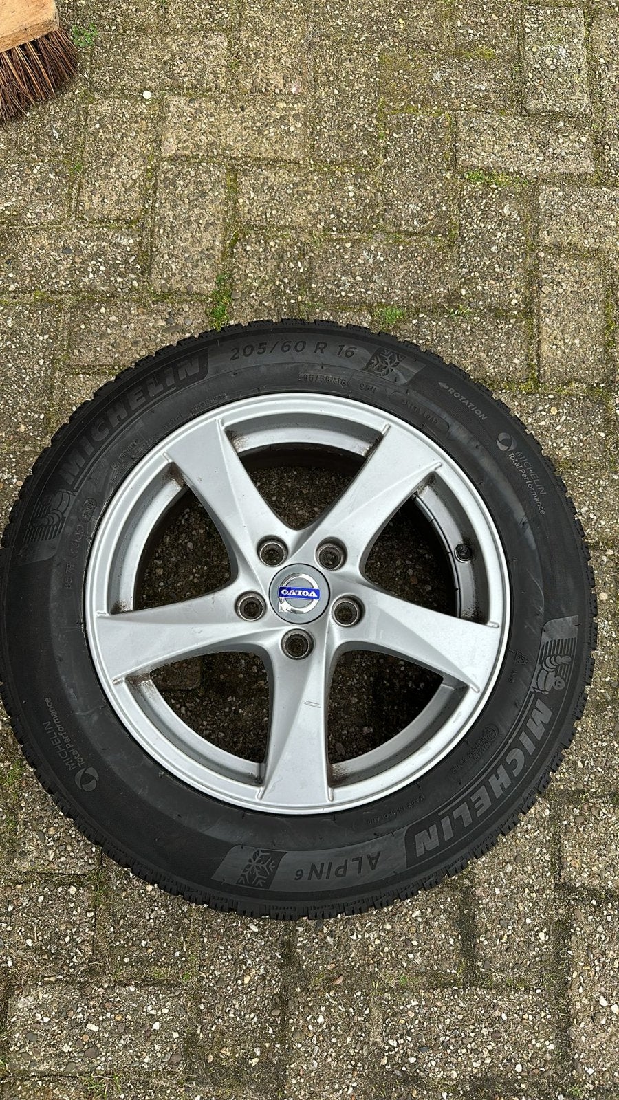 Michelin Alpine 6 Winterbanden met Volvo Velgen 205/60 R16, Auto-onderdelen, Ophalen, Gebruikt, 16 inch, Banden en Velgen