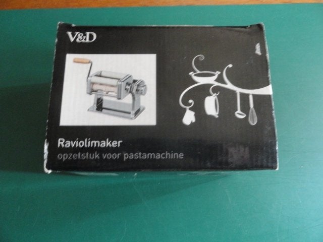 V&D Raviolimaker (Opzetstuk Voor Pastamachine), Verzenden, Zo goed als nieuw