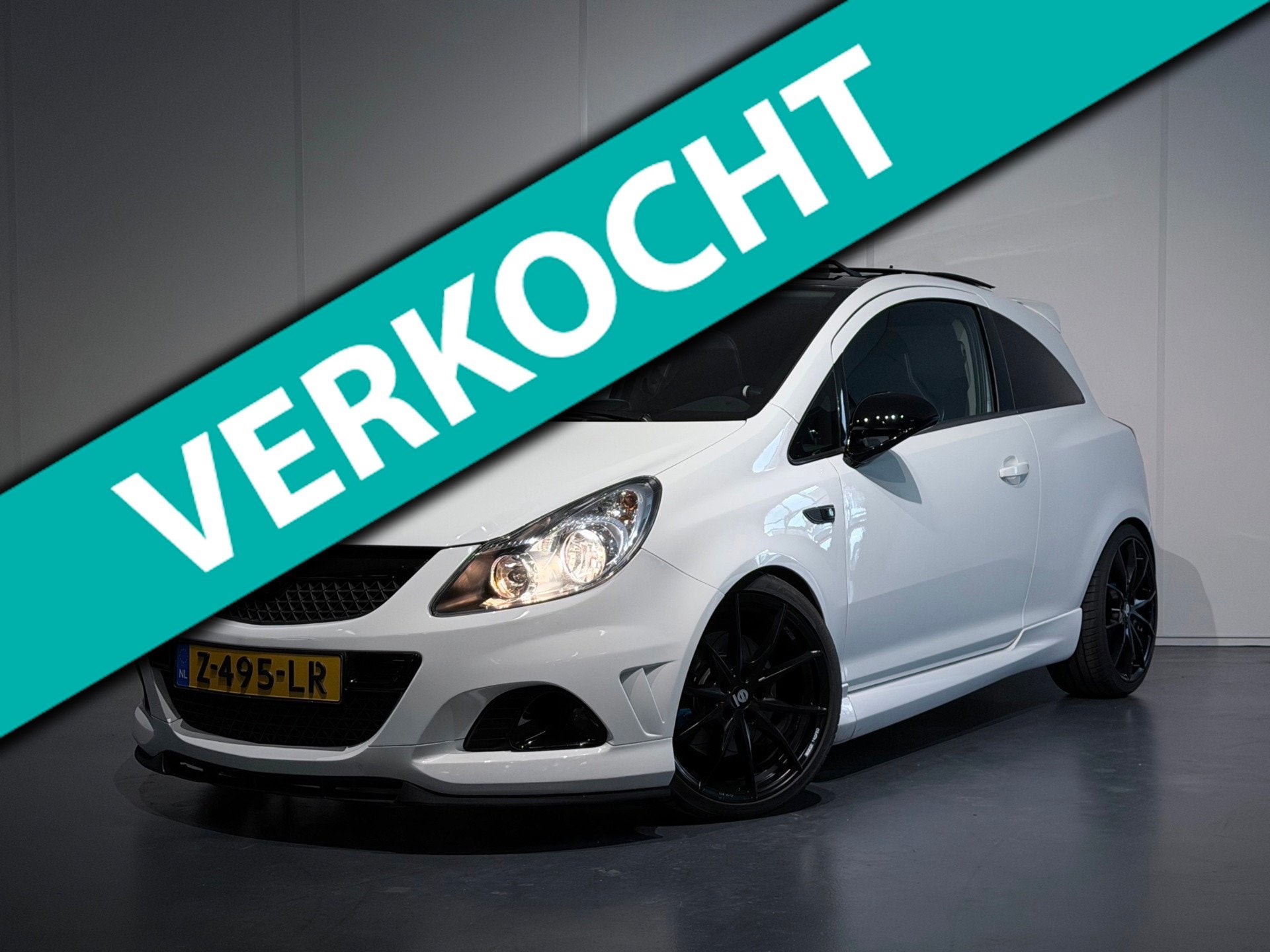 Opel Corsa 1.6-16V T OPC /Clima/Cruise/Recaro/Leer/PANO/NAVI, Auto's, Gebruikt, Zwart, Wit, Leder