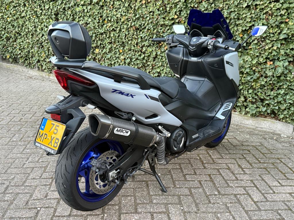 Yamaha T-Max 560 | Arrow uitlaat | Keyless | Rugsteun, Occasion, Bedrijf, Automaat, Sportuitlaat