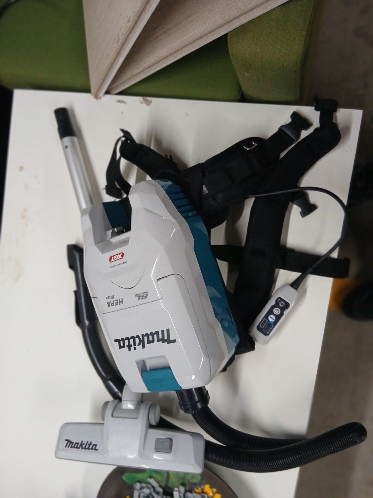 Makita VC008GZ Accu Rugstofzuiger met 2x 40V 5.0Ah accu's, Witgoed en Apparatuur, Stofzuigers, Ophalen of Verzenden