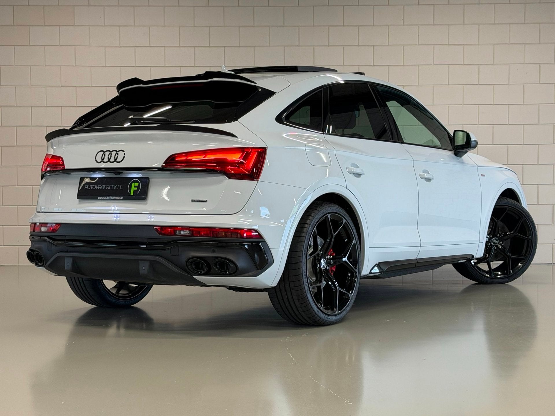 Audi Q5 Sportback 50 TFSI e Quattro Competition Black Optic, Auto's, Automaat, Gebruikt, 4 cilinders, Wit