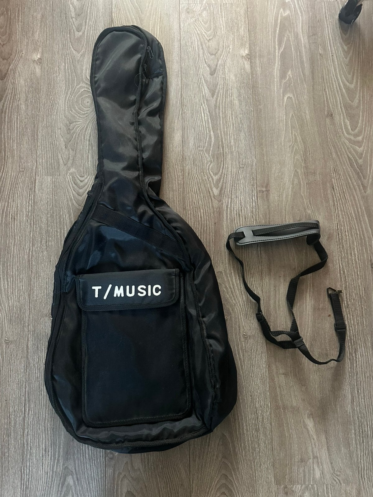 Gitaarhoes T/MUSIC zwart – inclusief vak en draagband, Muziek en Instrumenten, Behuizingen en Koffers, Ophalen of Verzenden, Gebruikt