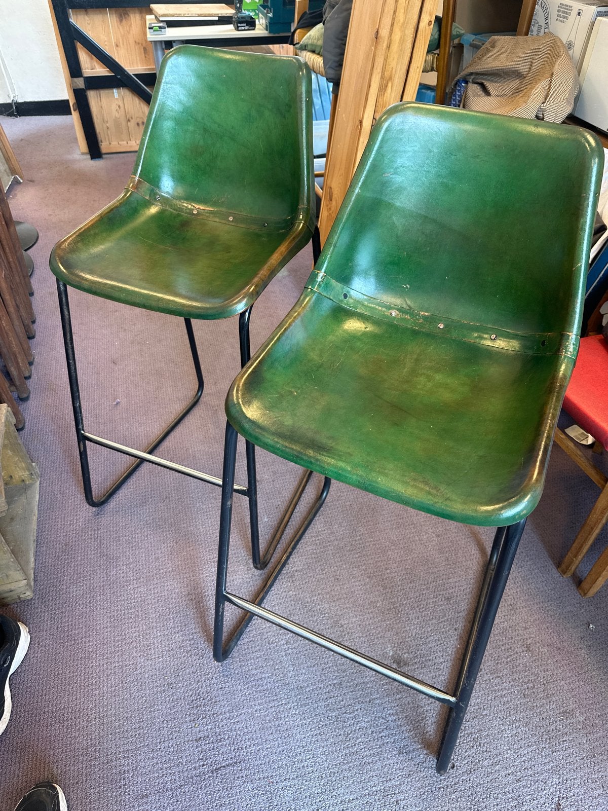 4 barkrukken met lederen bekleding (bruin of groen), Huis en Inrichting, Ophalen, Gebruikt, Met voetsteun, Leer