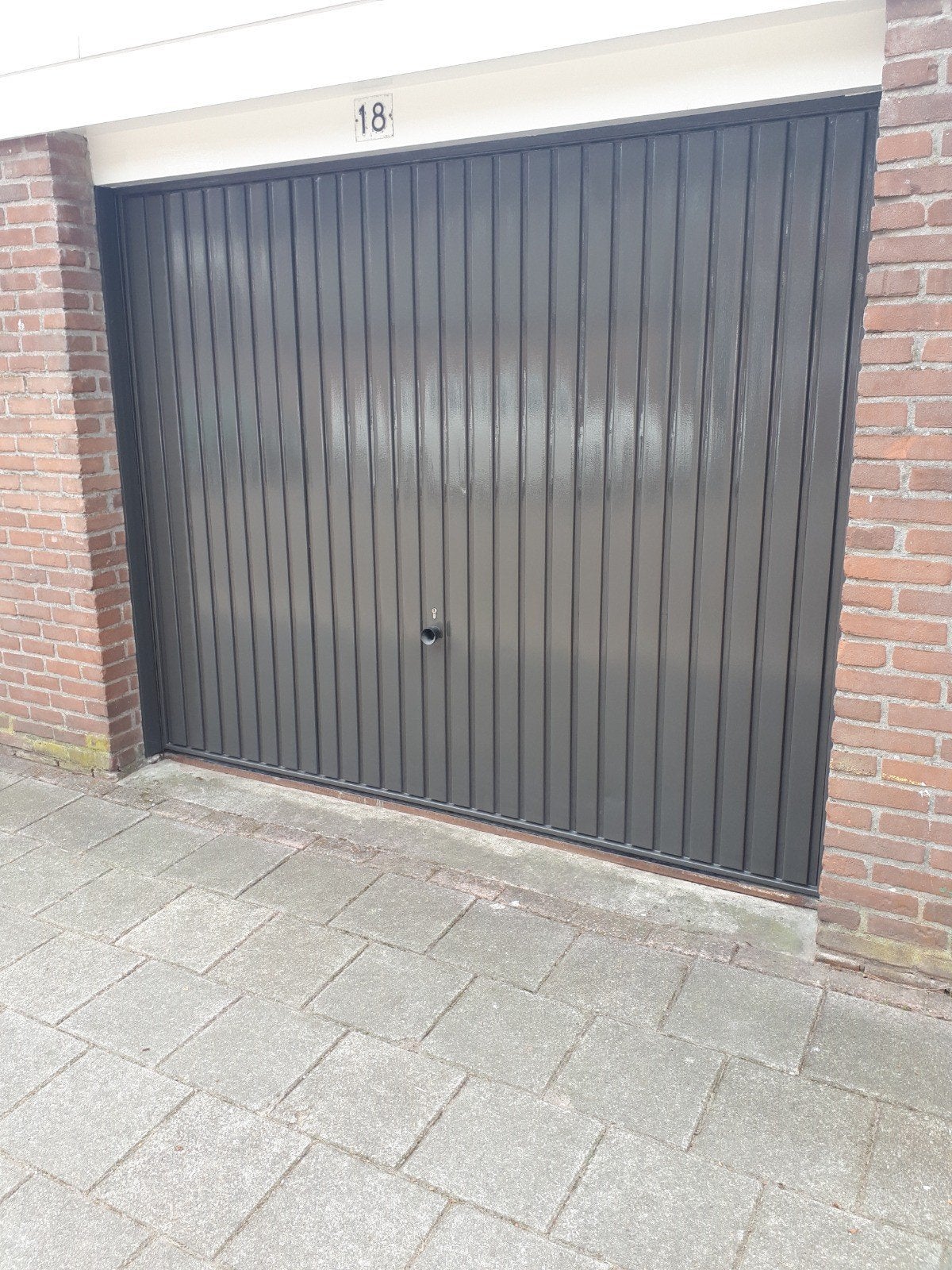 Een nette garagebox te huur in Tilburg, Auto diversen