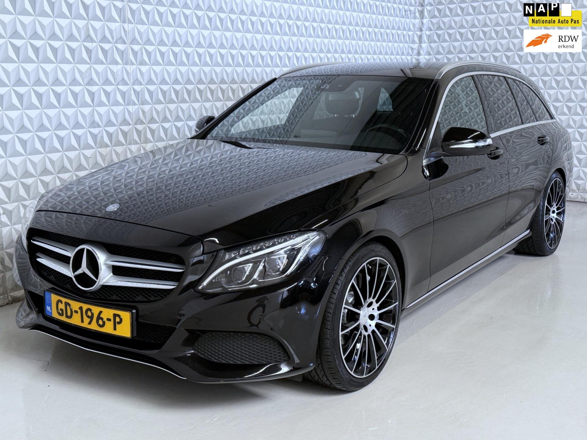 Mercedes-Benz C-klasse Estate 350 e Lease Edition 19" AMG (2, Auto's, Automaat, Achterwielaandrijving, Gebruikt, Zwart