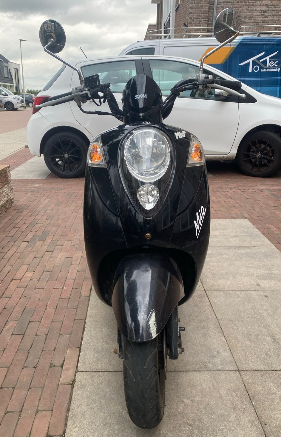 Sym Mio 50cc scooter met kapschade, Fietsen en Brommers, Ophalen, Gebruikt, Benzine, SYM