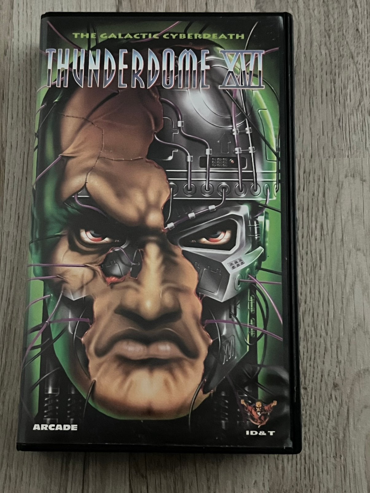 Thunderdome XVI: The Galactic Cyberdeath VHS, Cd's en Dvd's, VHS | Documentaire, Tv en Muziek, Gebruikt, Vanaf 16 jaar, Muziek en Concerten