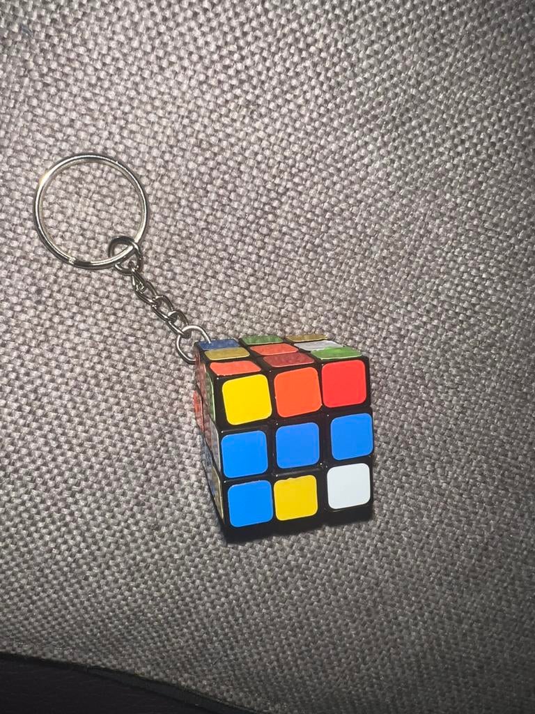 hele leuke sleurelhanger van de Rubik kubus, Ophalen of Verzenden, Zo goed als nieuw