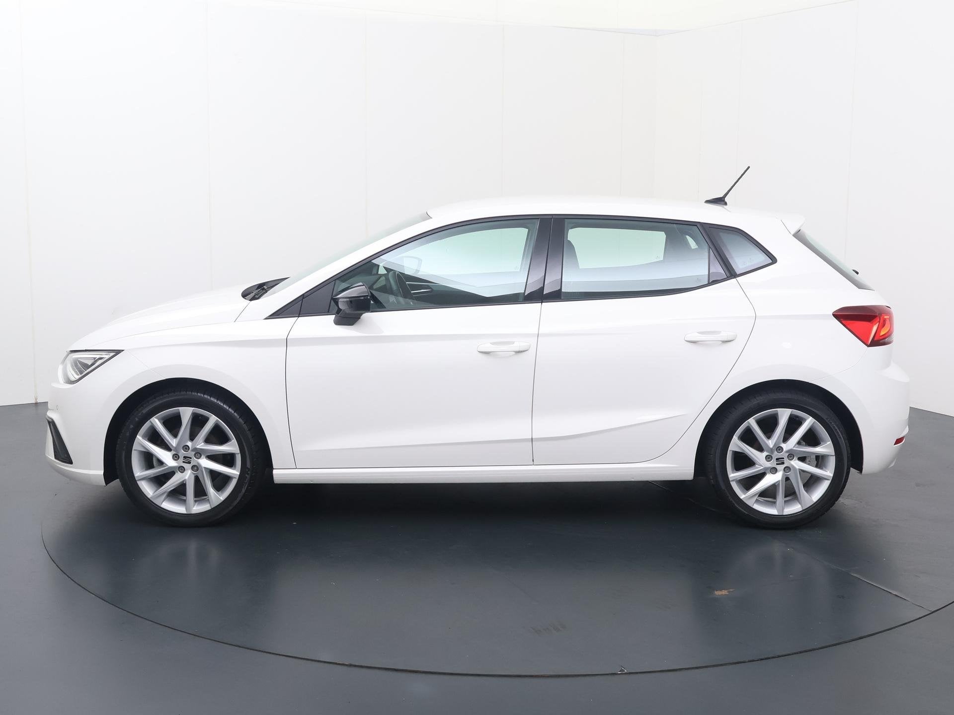 SEAT Ibiza 1.0 EcoTSI FR | 110 PK | Achteruitrijcamera | Nav, 12 maanden, Stof, Gebruikt, 580 kg