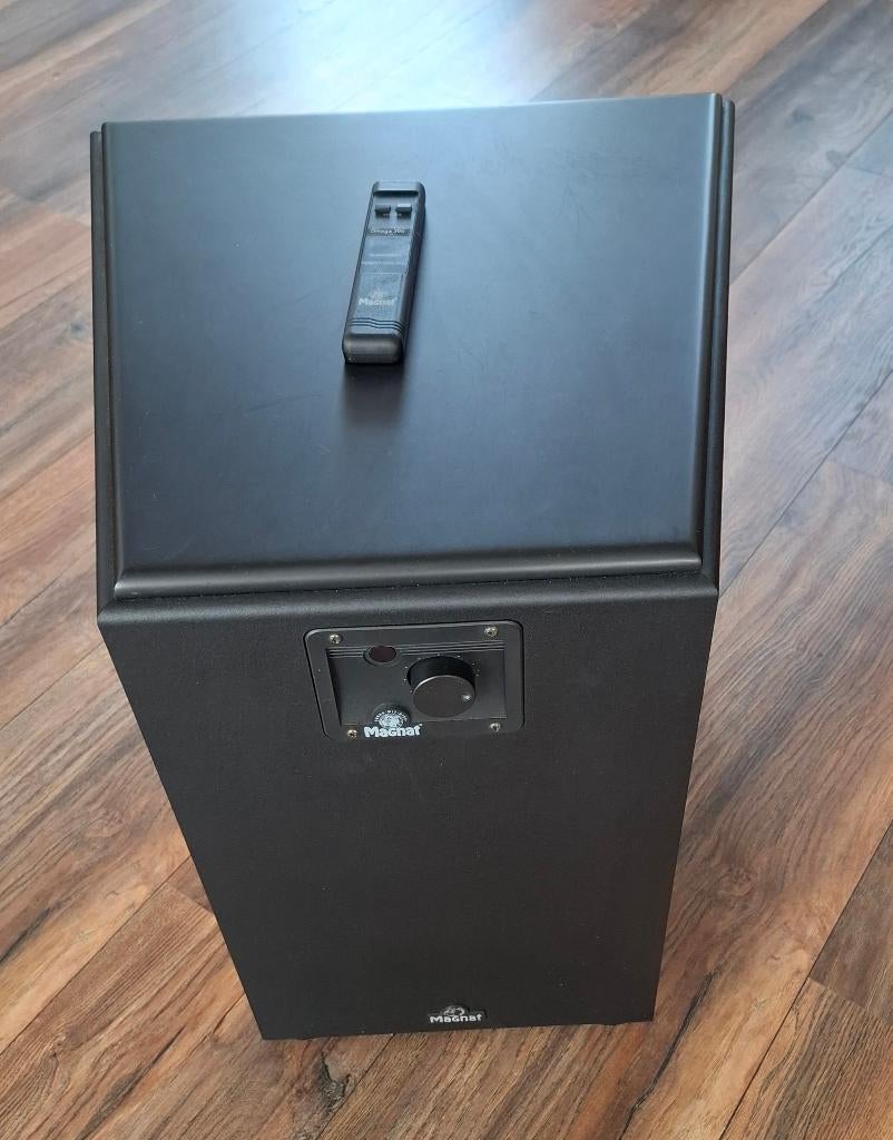 SubWoofer  Magnat Omega 300, Audio, Tv en Foto, Luidsprekers, Ophalen, Subwoofer, Magnat, Zo goed als nieuw